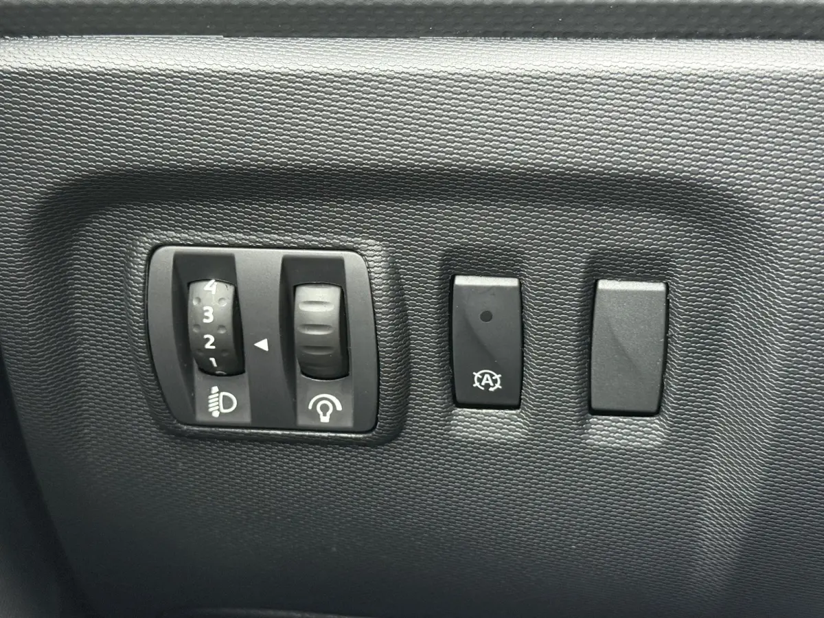 1.2 TCe Xmod 1e Eigenaar,Trekhaak,Camera,Navi,Stoelverw,Keyless,Halfleder,Lm velgen,120pk,Automaat,Pdc,Apk tot 03-2027