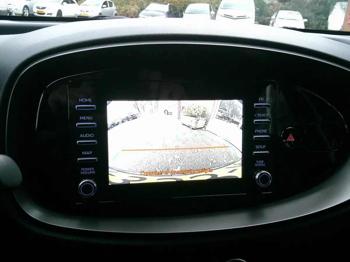 1.0 VVT-i MT Play