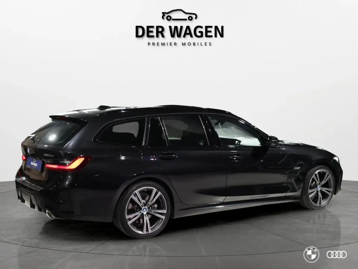 330e M SPORT / PANODAK / ACC / HARMANKARDON / TREKHAAK / 19"
