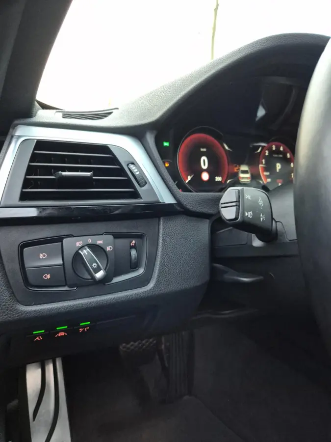 320i M Sport Ed Apple CarPlay Trekhaak Camera Line Assist Shadow Executive