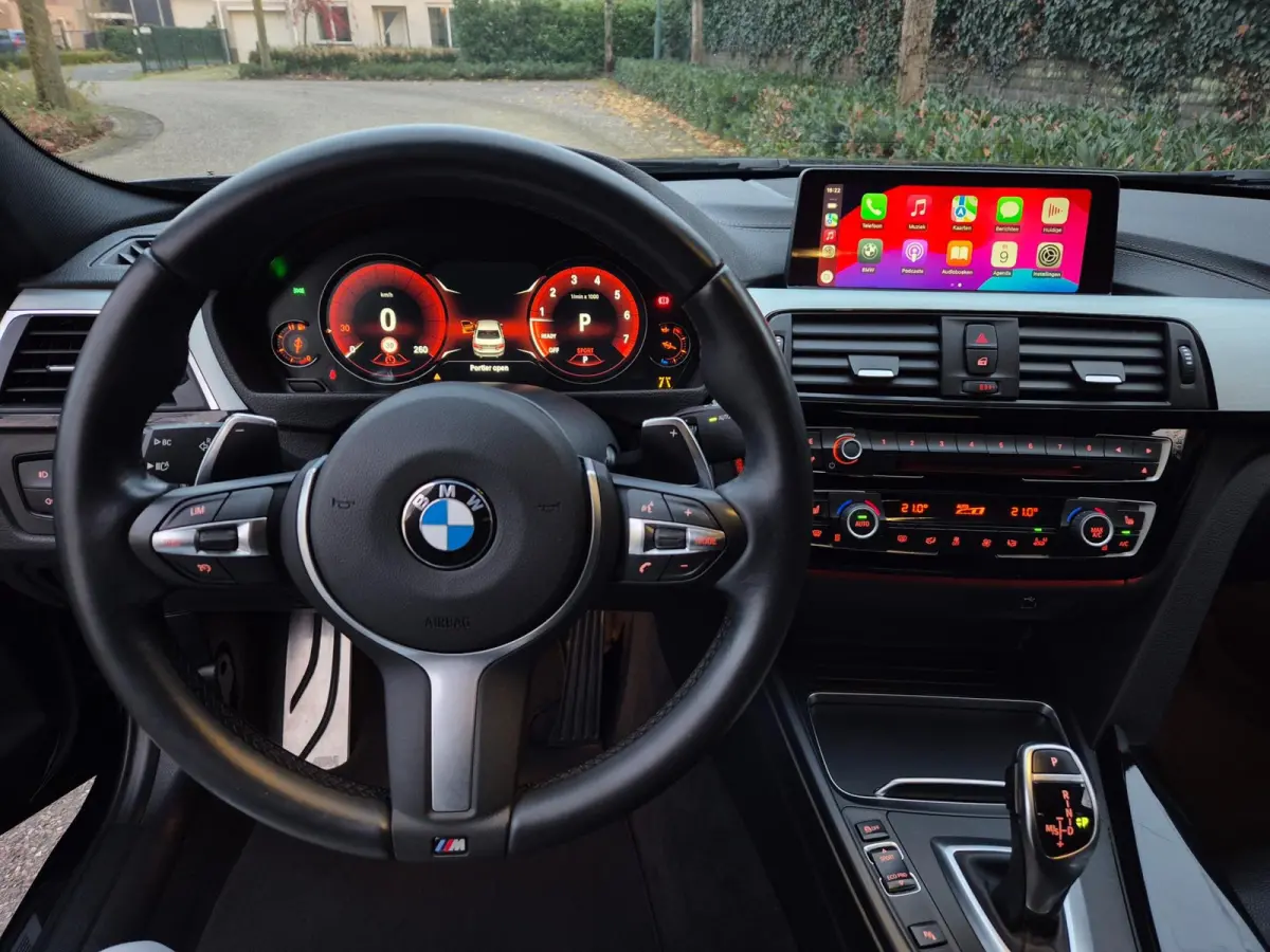 320i M Sport Ed Apple CarPlay Trekhaak Camera Line Assist Shadow Executive