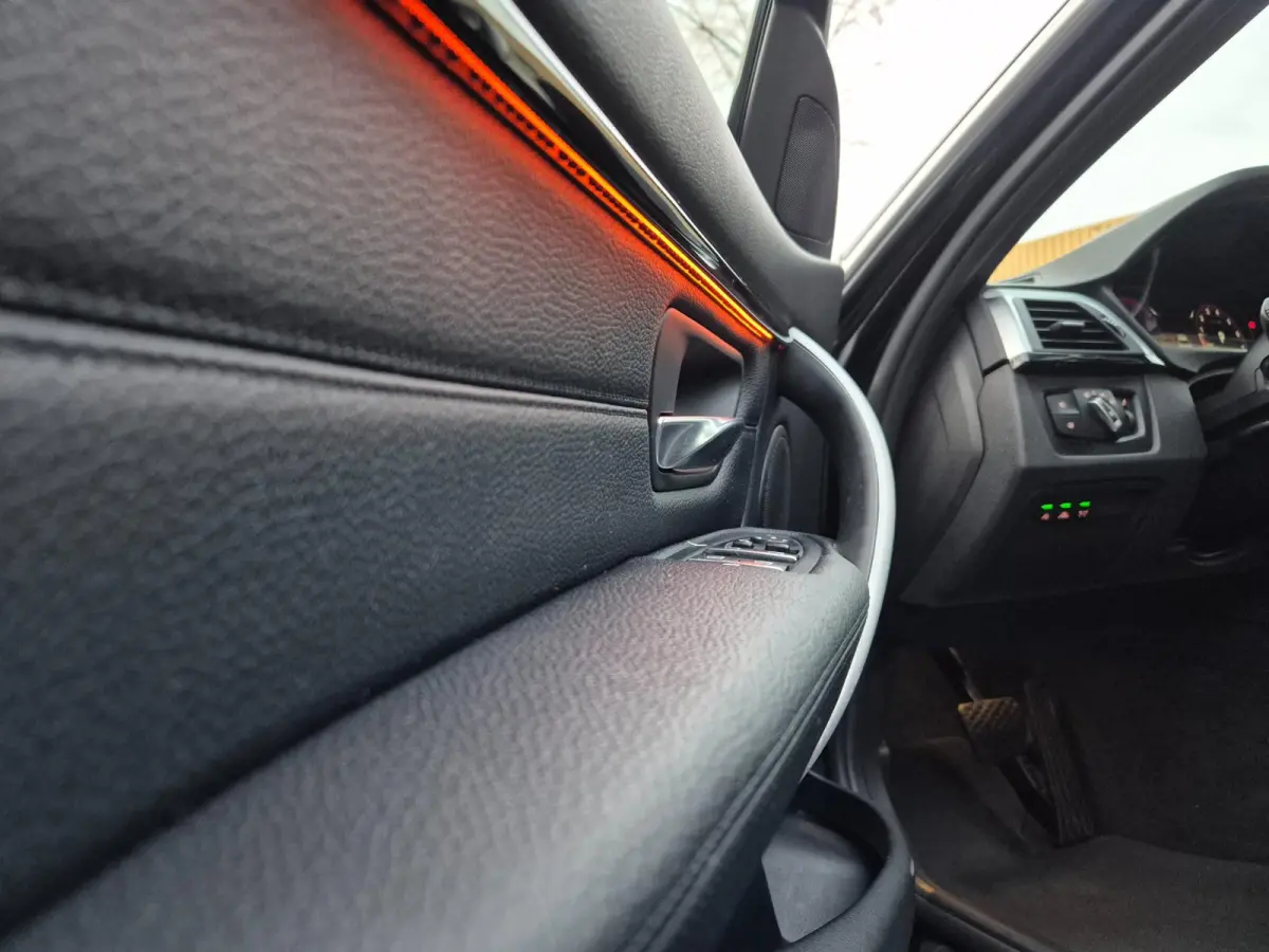 320i M Sport Ed Apple CarPlay Trekhaak Camera Line Assist Shadow Executive