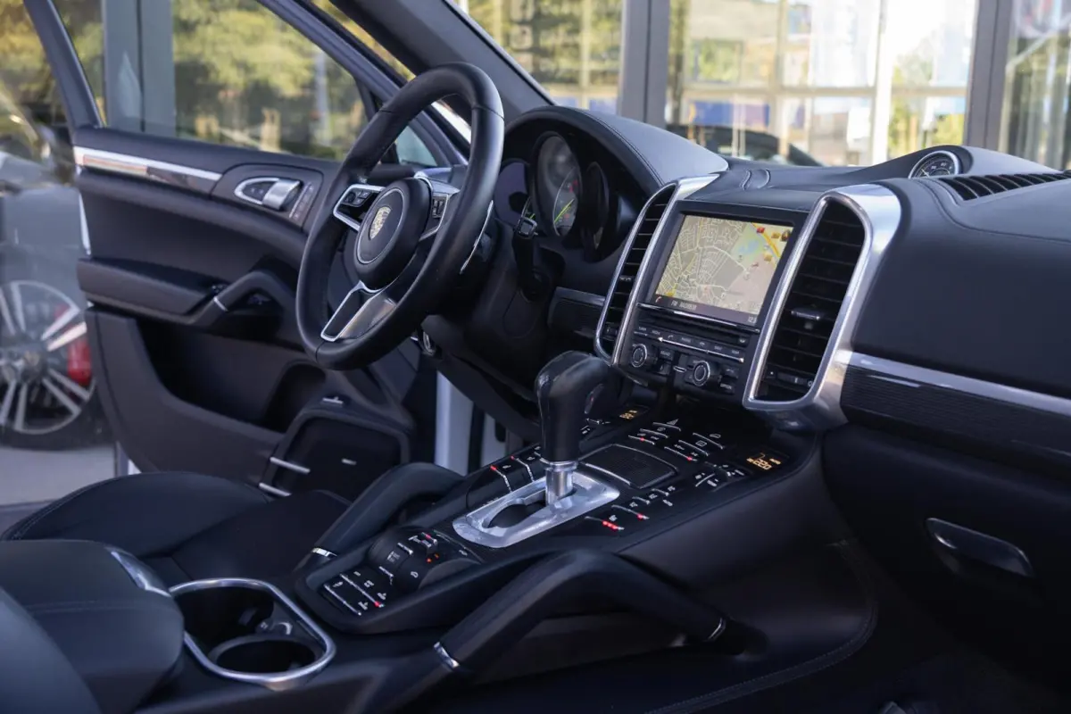 3.0 S E-Hybrid|Org NL NAP|BTW|GTS SportDesign|Carbon|Panoramadak|Bose|Luchtvering|Top Conditie|Dealer Onderhouden
