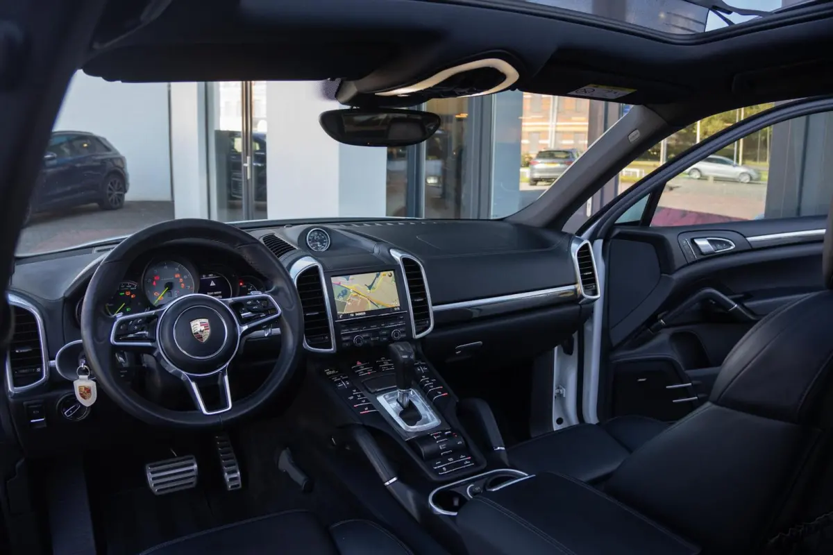 3.0 S E-Hybrid|Org NL NAP|BTW|GTS SportDesign|Carbon|Panoramadak|Bose|Luchtvering|Top Conditie|Dealer Onderhouden