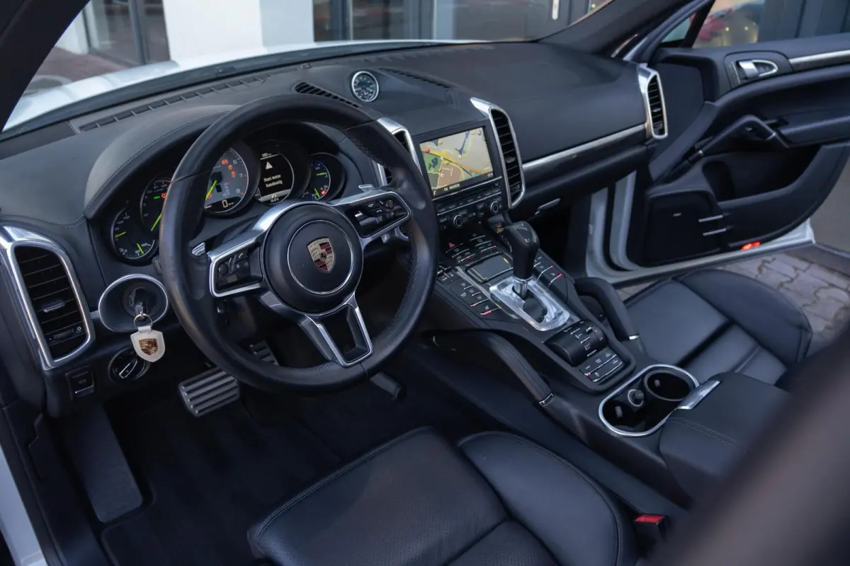 3.0 S E-Hybrid|Org NL NAP|BTW|GTS SportDesign|Carbon|Panoramadak|Bose|Luchtvering|Top Conditie|Dealer Onderhouden