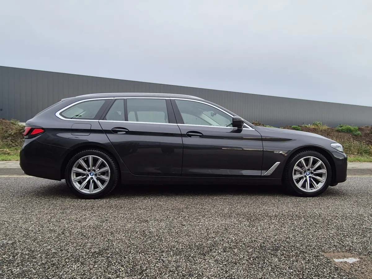 530e Business E plus Hybrid. IN ABSOLUTE NIEUWSTAAT.