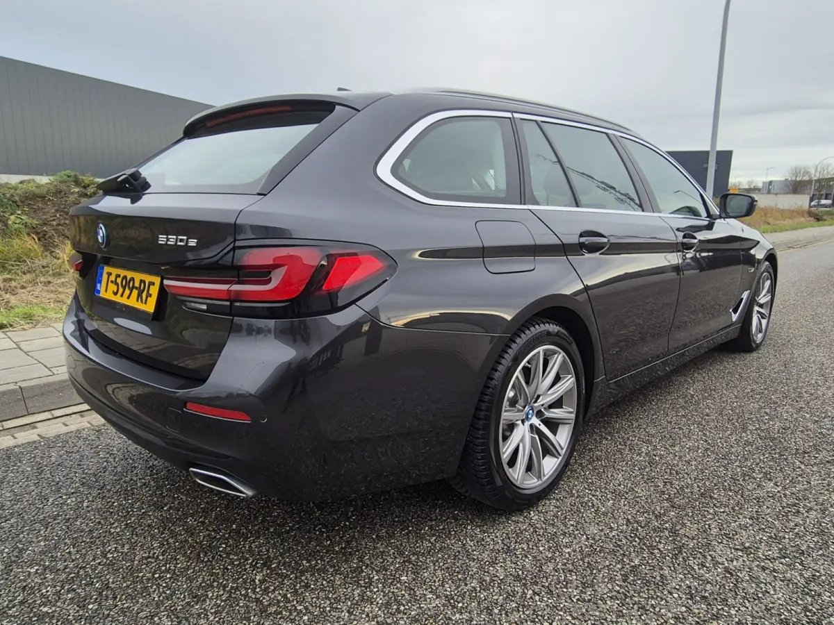 530e Business E plus Hybrid. IN ABSOLUTE NIEUWSTAAT.