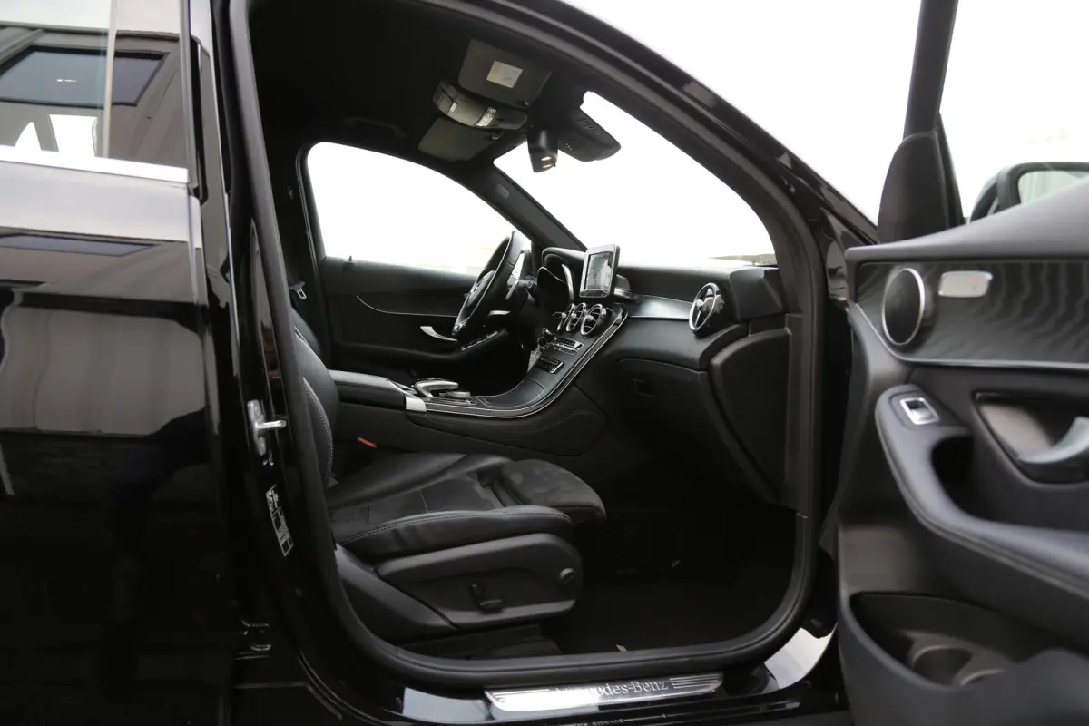 350e 4MATIC Plug in hybride*Perfect Onderh.*AMG Interieur/Afneemb. Trekhaak/Treeplanken/High Perfr. LED Koplampen/Half Leder/Stoelverw./Standkachel/Parkeersens.V+A/18 inch LM*