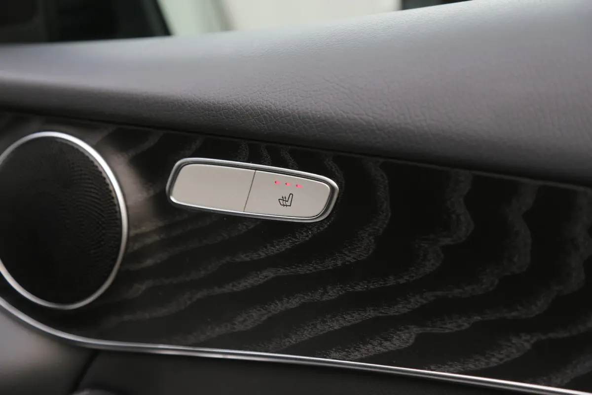 350e 4MATIC Plug in hybride*Perfect Onderh.*AMG Interieur/Afneemb. Trekhaak/Treeplanken/High Perfr. LED Koplampen/Half Leder/Stoelverw./Standkachel/Parkeersens.V+A/18 inch LM*