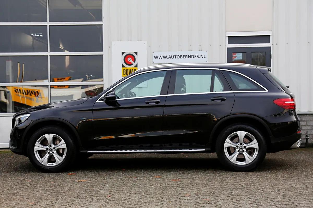 350e 4MATIC Plug in hybride*Perfect Onderh.*AMG Interieur/Afneemb. Trekhaak/Treeplanken/High Perfr. LED Koplampen/Half Leder/Stoelverw./Standkachel/Parkeersens.V+A/18 inch LM*