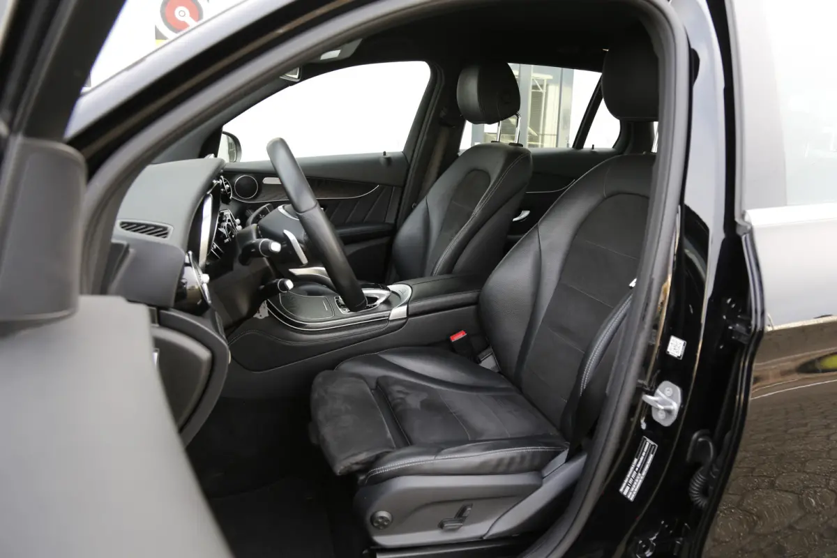 350e 4MATIC Plug in hybride*Perfect Onderh.*AMG Interieur/Afneemb. Trekhaak/Treeplanken/High Perfr. LED Koplampen/Half Leder/Stoelverw./Standkachel/Parkeersens.V+A/18 inch LM*