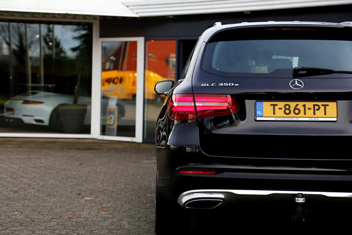 350e 4MATIC Plug in hybride*Perfect Onderh.*AMG Interieur/Afneemb. Trekhaak/Treeplanken/High Perfr. LED Koplampen/Half Leder/Stoelverw./Standkachel/Parkeersens.V+A/18 inch LM*