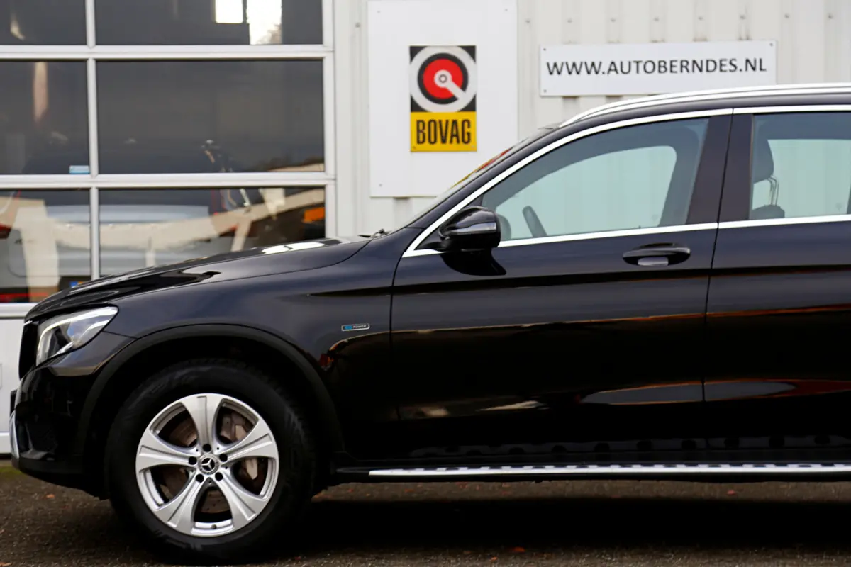350e 4MATIC Plug in hybride*Perfect Onderh.*AMG Interieur/Afneemb. Trekhaak/Treeplanken/High Perfr. LED Koplampen/Half Leder/Stoelverw./Standkachel/Parkeersens.V+A/18 inch LM*