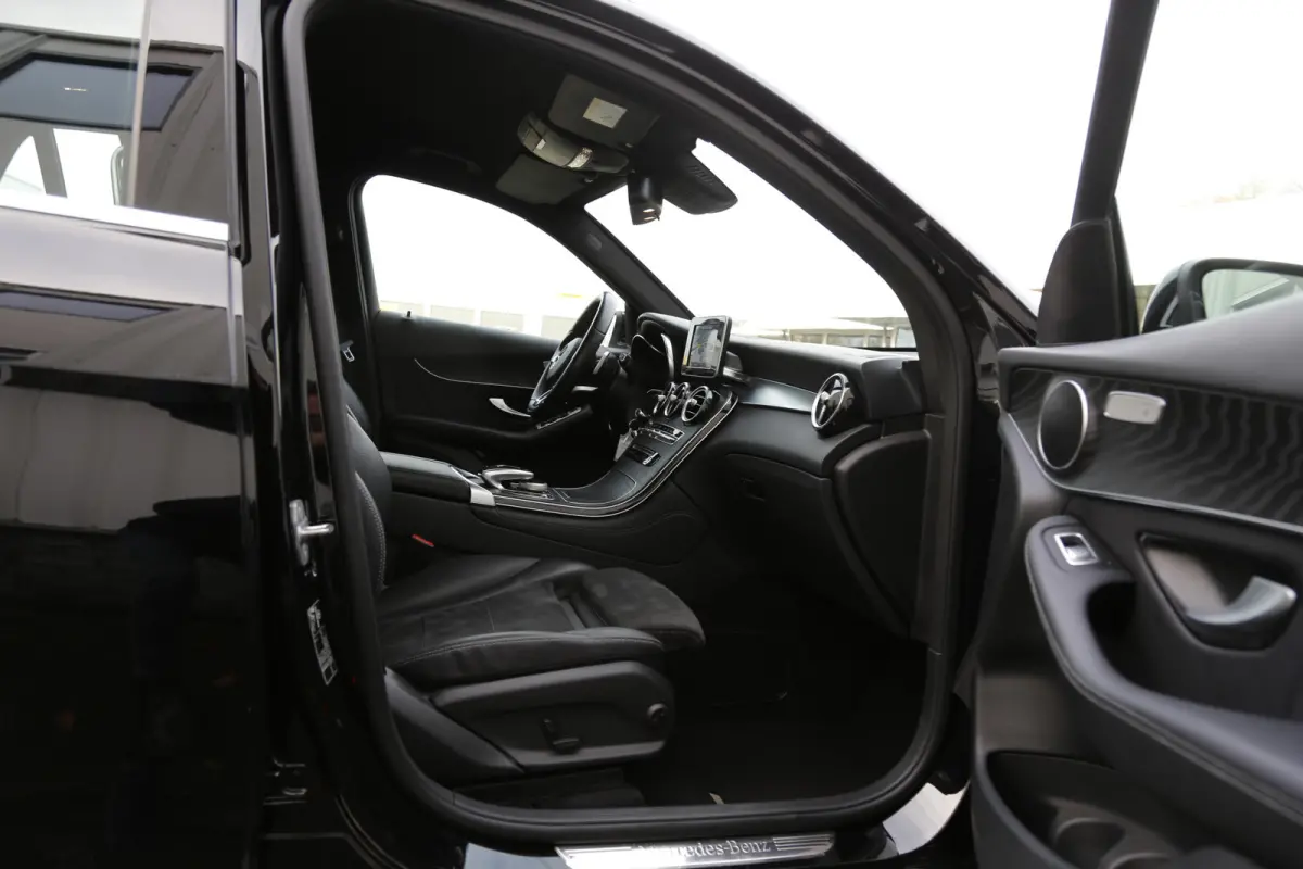 350e 4MATIC Plug in hybride*Perfect Onderh.*AMG Interieur/Afneemb. Trekhaak/Treeplanken/High Perfr. LED Koplampen/Half Leder/Stoelverw./Standkachel/Parkeersens.V+A/18 inch LM*