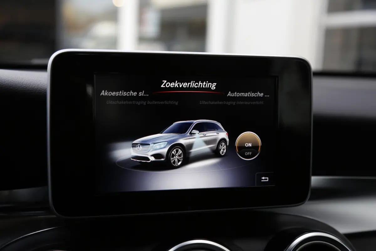 350e 4MATIC Plug in hybride*Perfect Onderh.*AMG Interieur/Afneemb. Trekhaak/Treeplanken/High Perfr. LED Koplampen/Half Leder/Stoelverw./Standkachel/Parkeersens.V+A/18 inch LM*