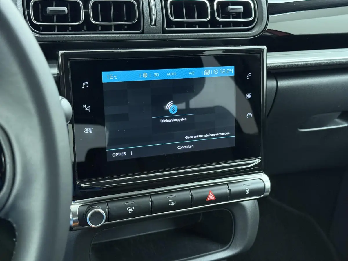 C-Series 110pk | LED koplampen | Navigatie | Achteruitrijcamera | parkeersensoren voor + achter | Apple Carplay / Android Auto