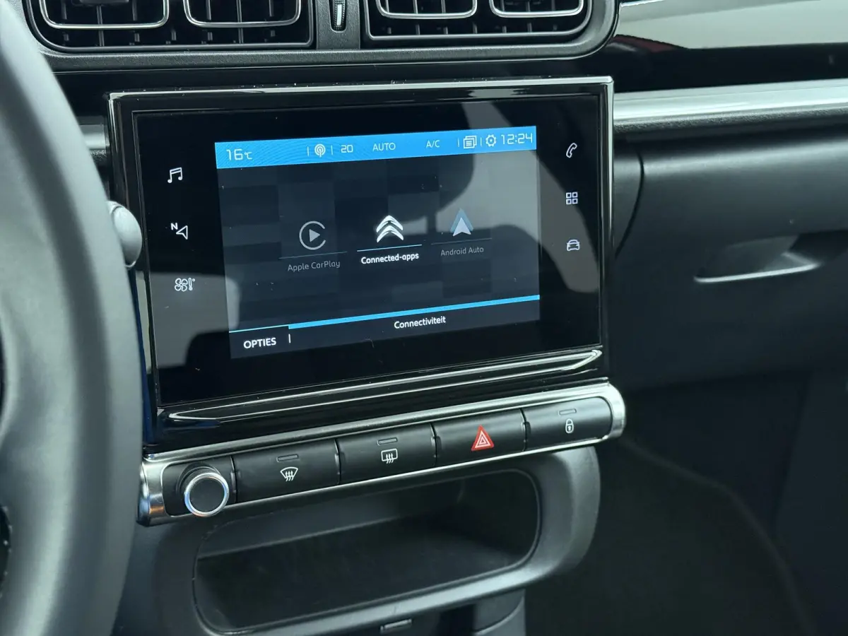 C-Series 110pk | LED koplampen | Navigatie | Achteruitrijcamera | parkeersensoren voor + achter | Apple Carplay / Android Auto