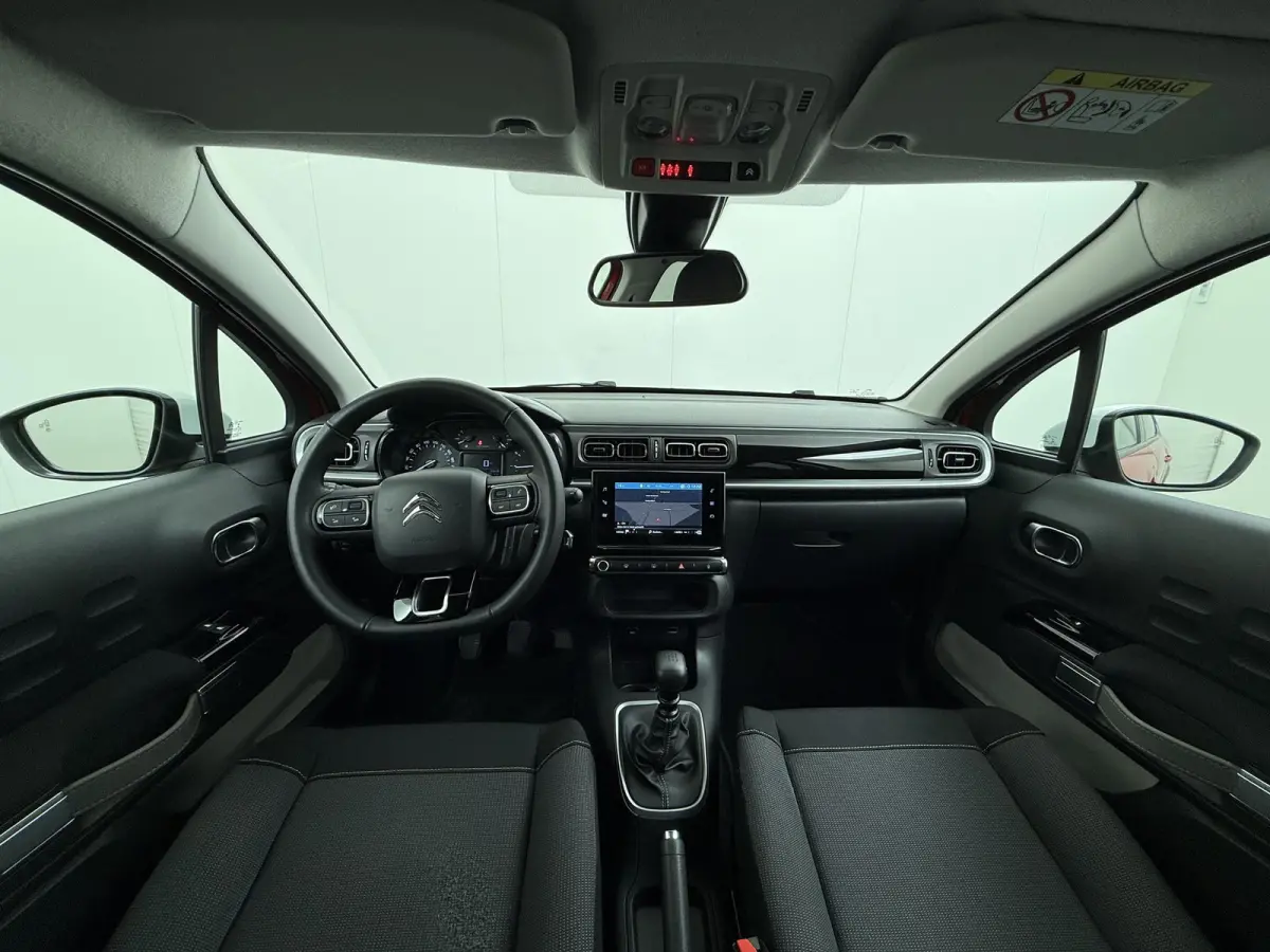 C-Series 110pk | LED koplampen | Navigatie | Achteruitrijcamera | parkeersensoren voor + achter | Apple Carplay / Android Auto