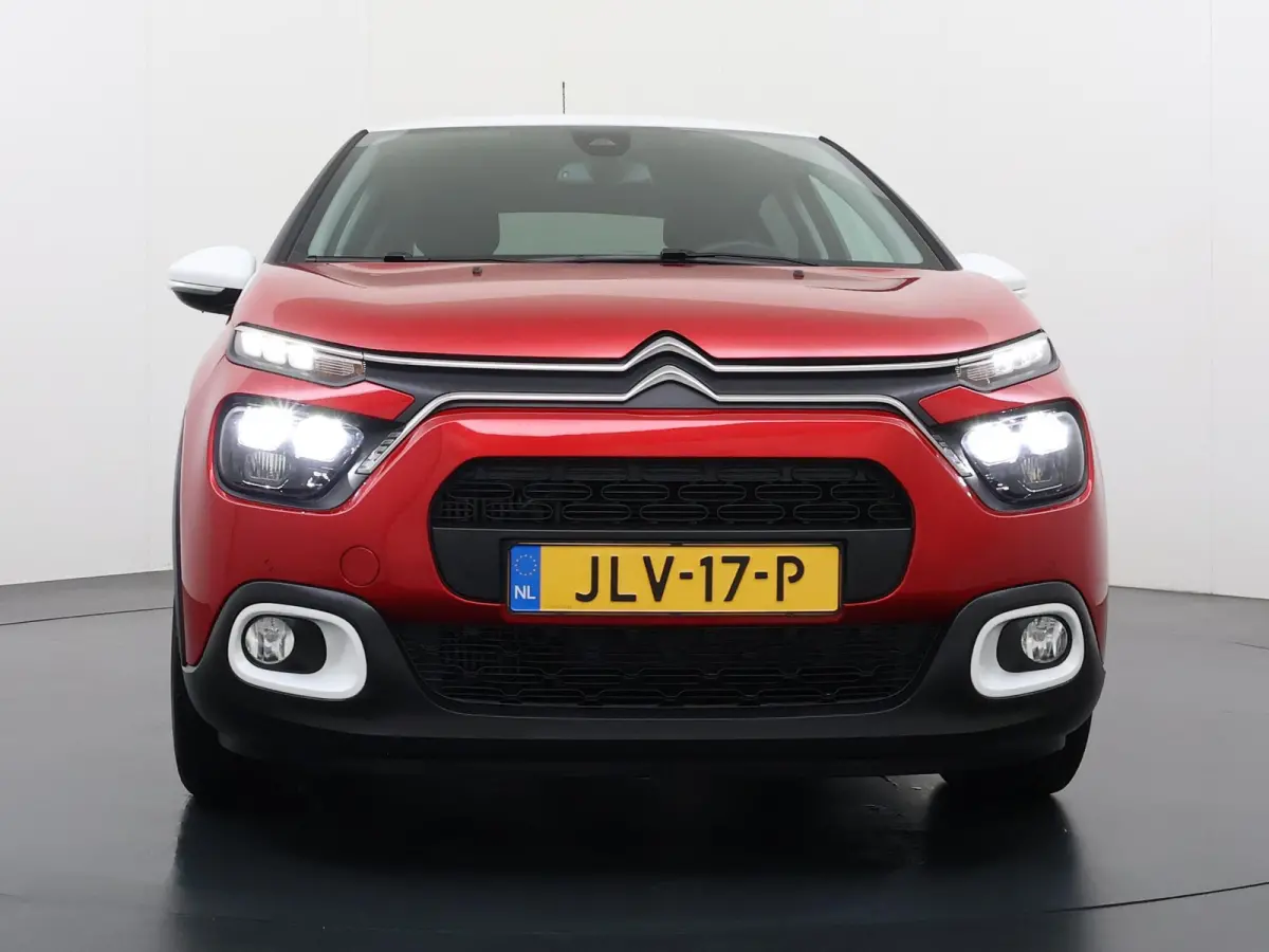 C-Series 110pk | LED koplampen | Navigatie | Achteruitrijcamera | parkeersensoren voor + achter | Apple Carplay / Android Auto