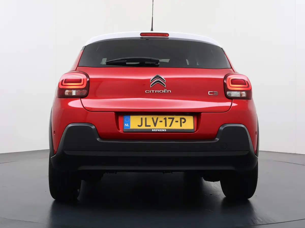 C-Series 110pk | LED koplampen | Navigatie | Achteruitrijcamera | parkeersensoren voor + achter | Apple Carplay / Android Auto