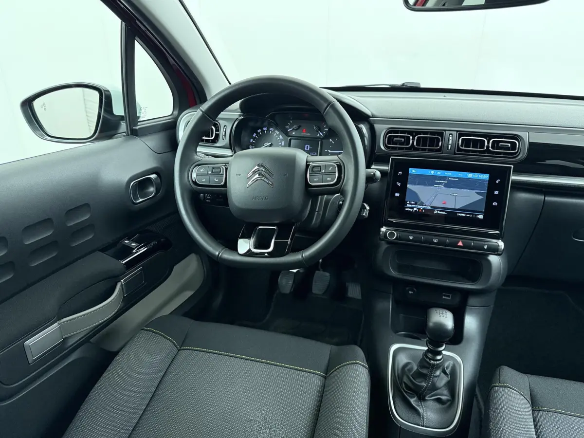 C-Series 110pk | LED koplampen | Navigatie | Achteruitrijcamera | parkeersensoren voor + achter | Apple Carplay / Android Auto