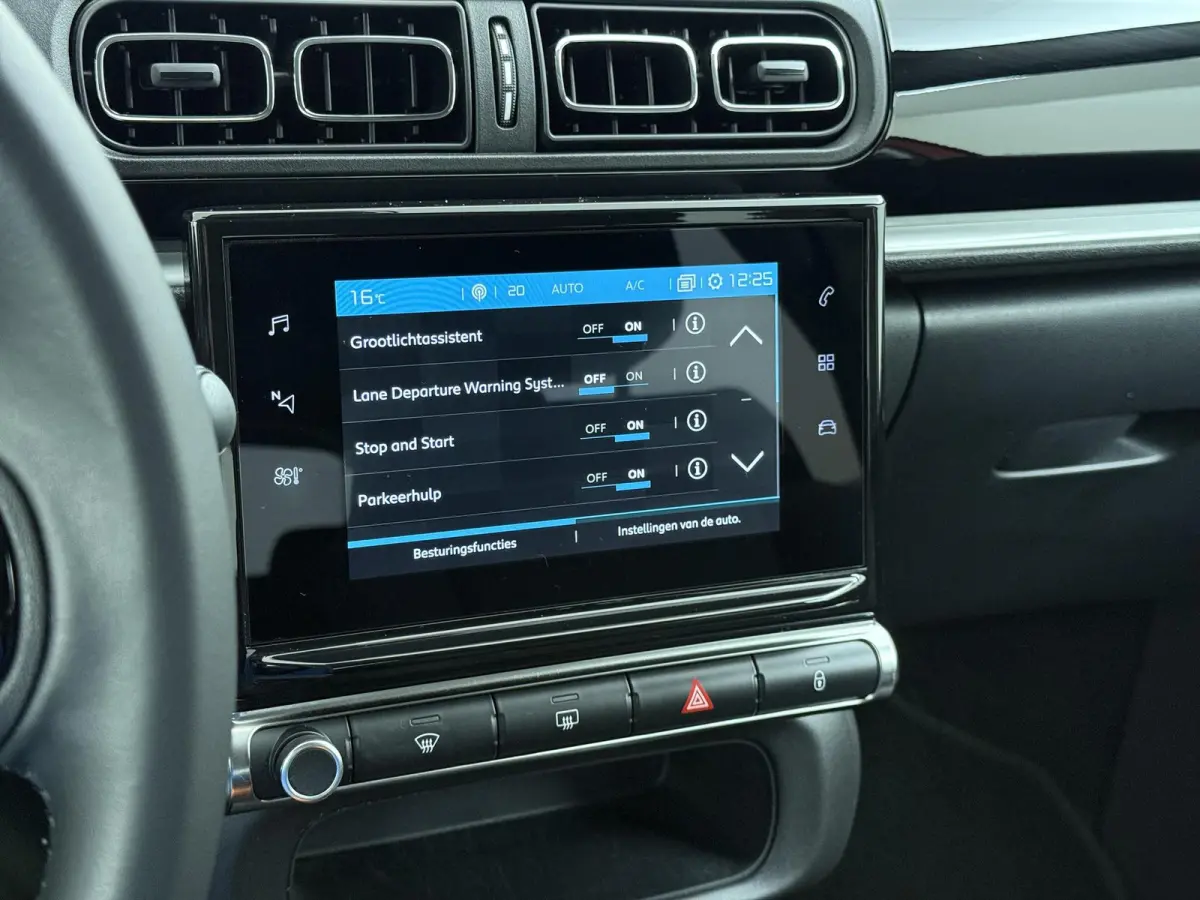 C-Series 110pk | LED koplampen | Navigatie | Achteruitrijcamera | parkeersensoren voor + achter | Apple Carplay / Android Auto