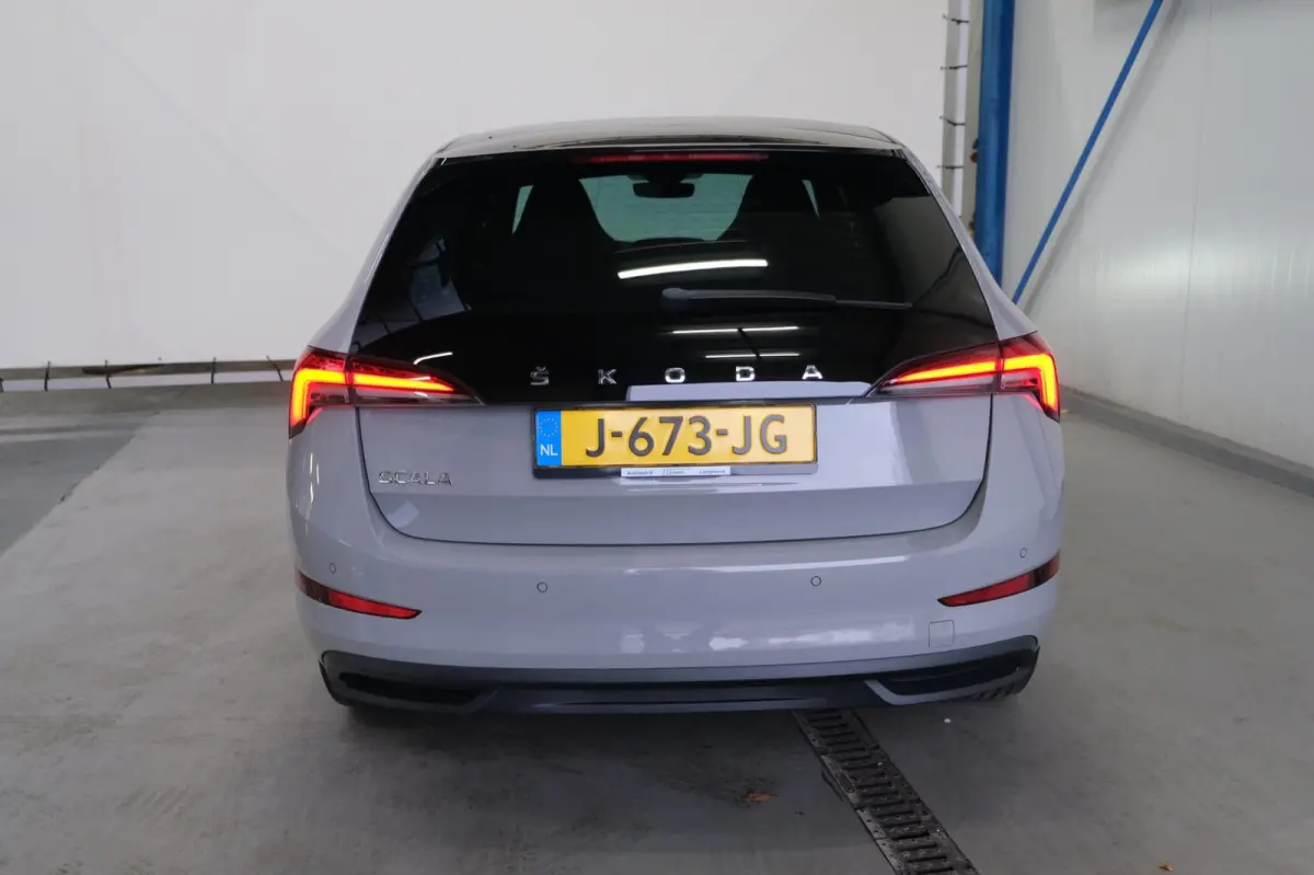 1.0 TSI Sport Business Automaat - N.A.P. Airco, Cruise, Navi, PDC, Stoelverwarming, Panodak.