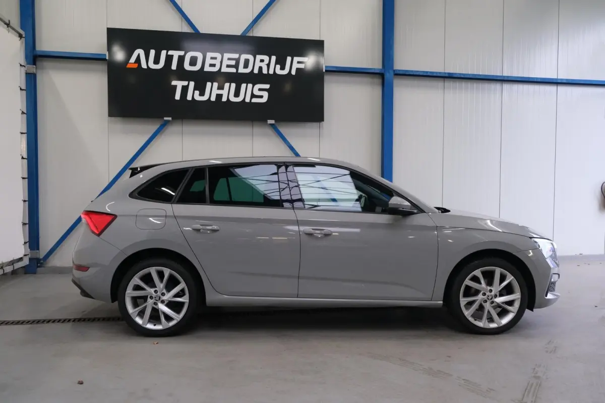 1.0 TSI Sport Business Automaat - N.A.P. Airco, Cruise, Navi, PDC, Stoelverwarming, Panodak.
