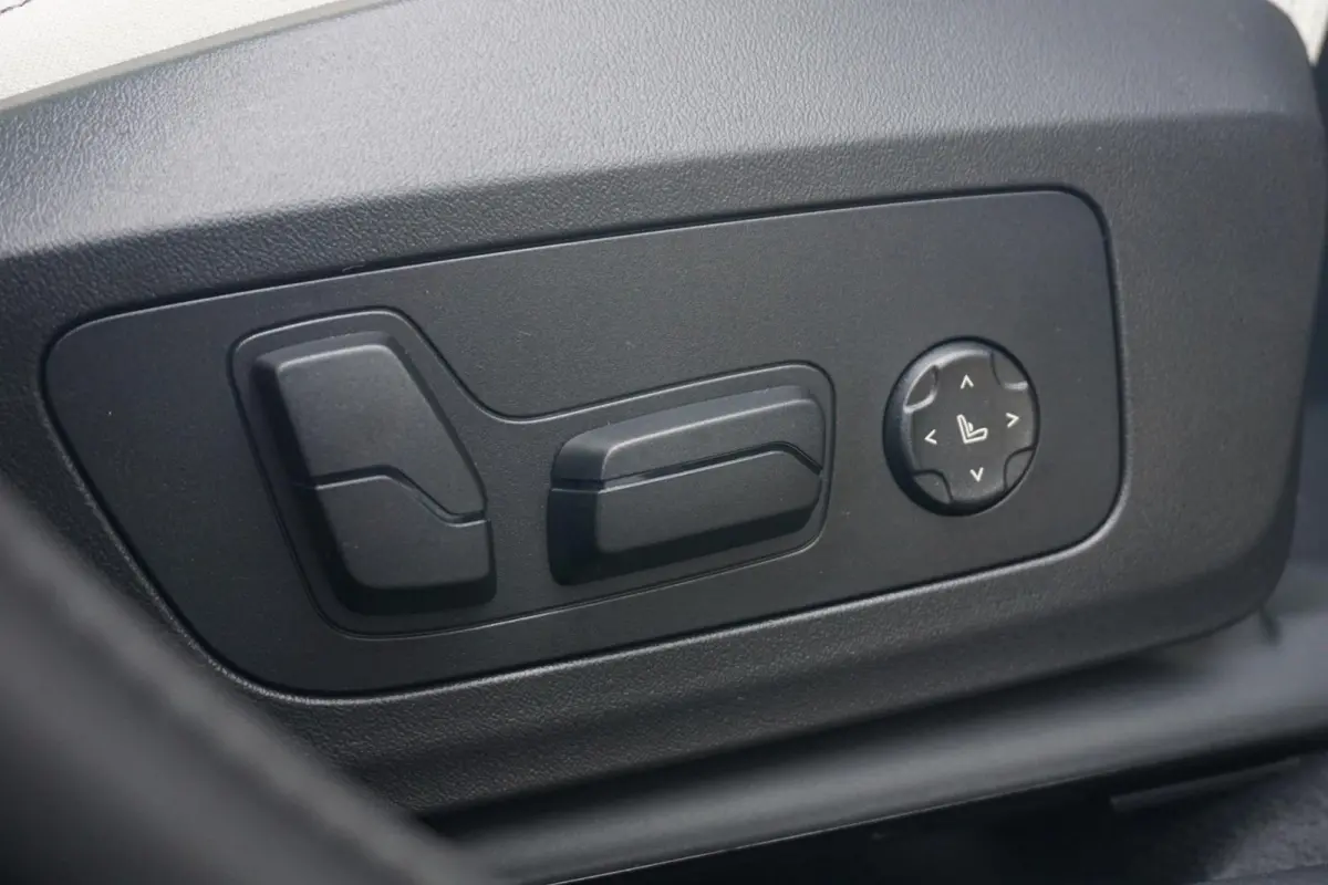 sDrive20i M Sportpakket Pro 20'' / Panoramadak / Head-Up Display / Harman Kardon / Trekhaak |