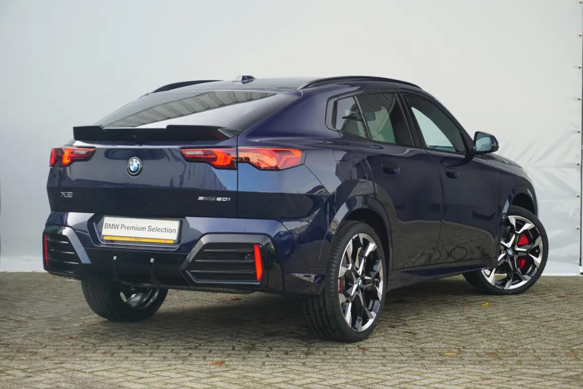 sDrive20i M Sportpakket Pro 20'' / Panoramadak / Head-Up Display / Harman Kardon / Trekhaak |