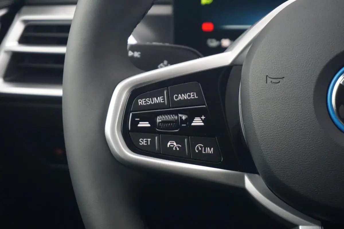 Gran Coupé eDrive40 M Sportpakket Pro | Schuif-/kanteldak | Active Cruise Control | Verwarmde stoelen voor en achter | Comfort Access |
