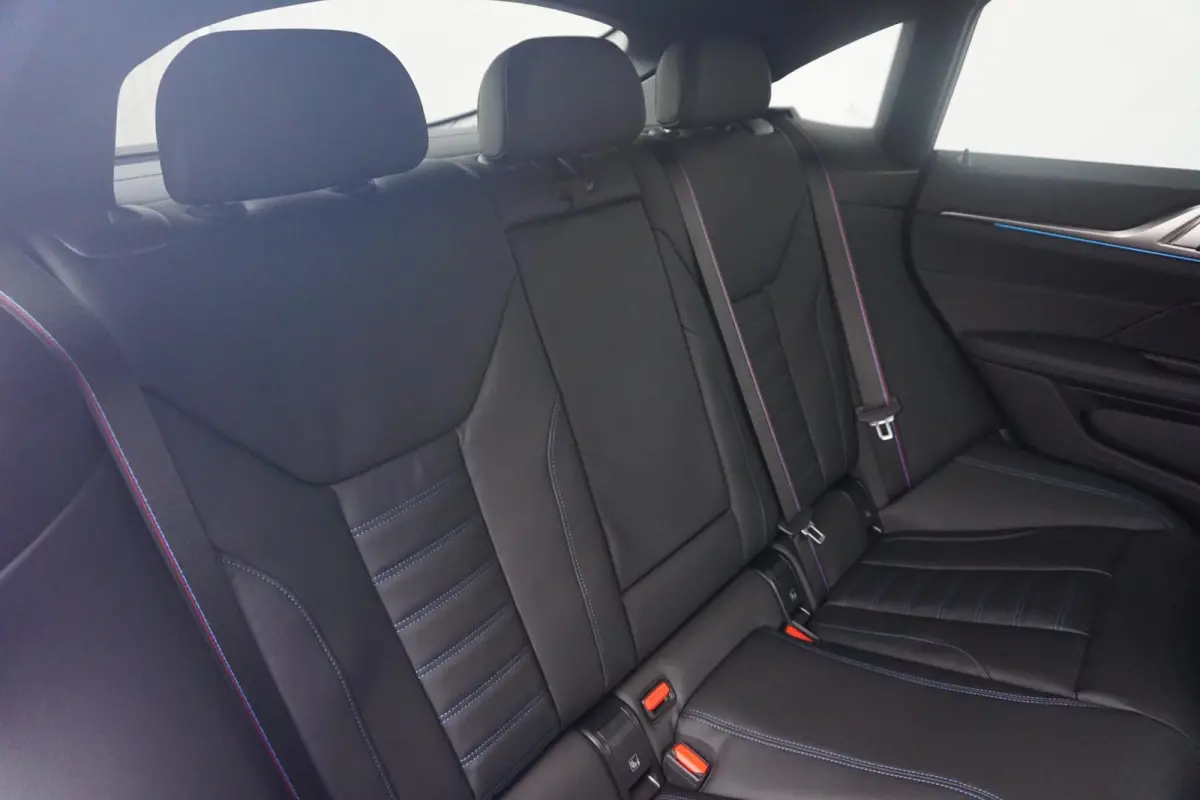 Gran Coupé eDrive40 M Sportpakket Pro | Schuif-/kanteldak | Active Cruise Control | Verwarmde stoelen voor en achter | Comfort Access |