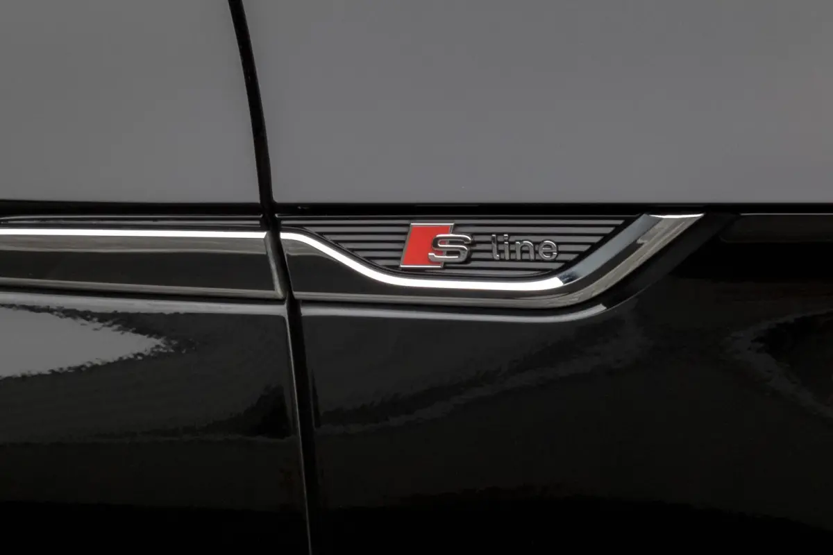 2.0 TFSI MHEV Sport S-line Edition | SFEERVERLICHTING | STOELVERWARMING | BLACK OPTIC PAKKET