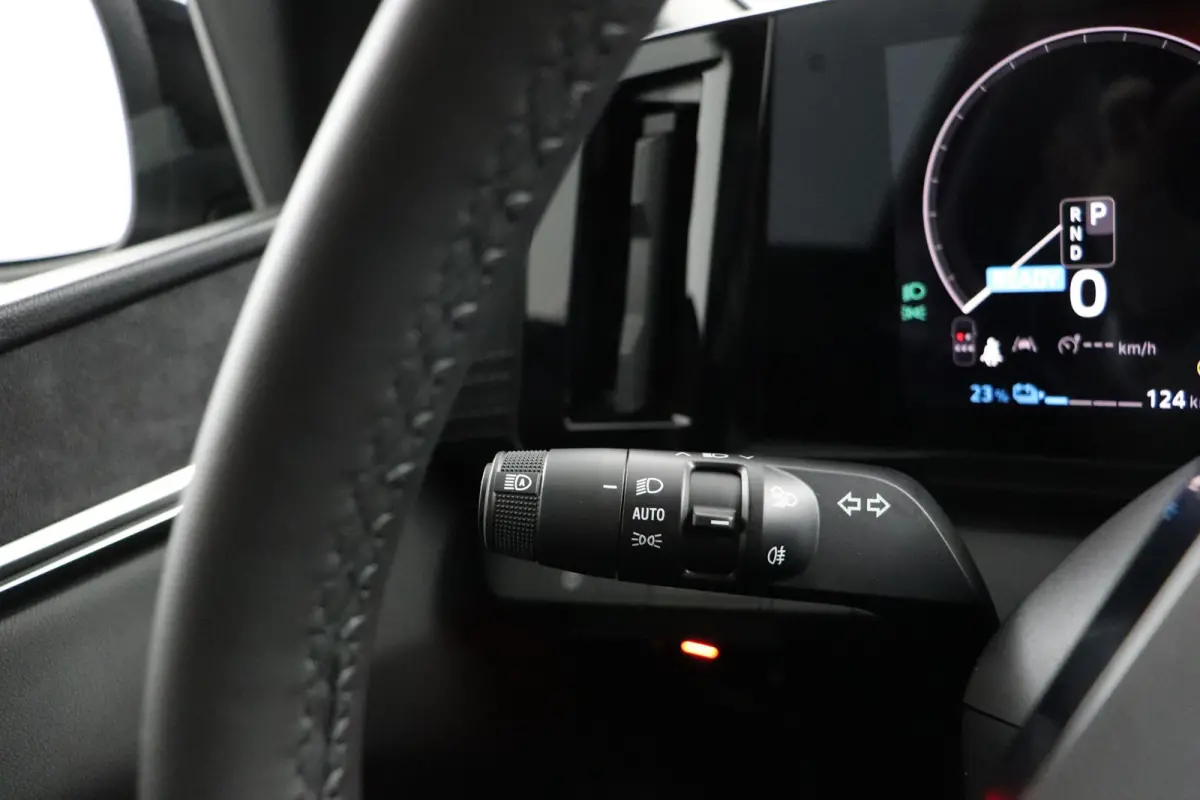 Intense+ 87 kWh | € 4.000 Korting! | 360° Camera | Adaptive Cruise Control | Climate Control | Elektrische Kofferklep | Google Navigatie | Parkeer Assistent | Stoel- en Stuurverwarming