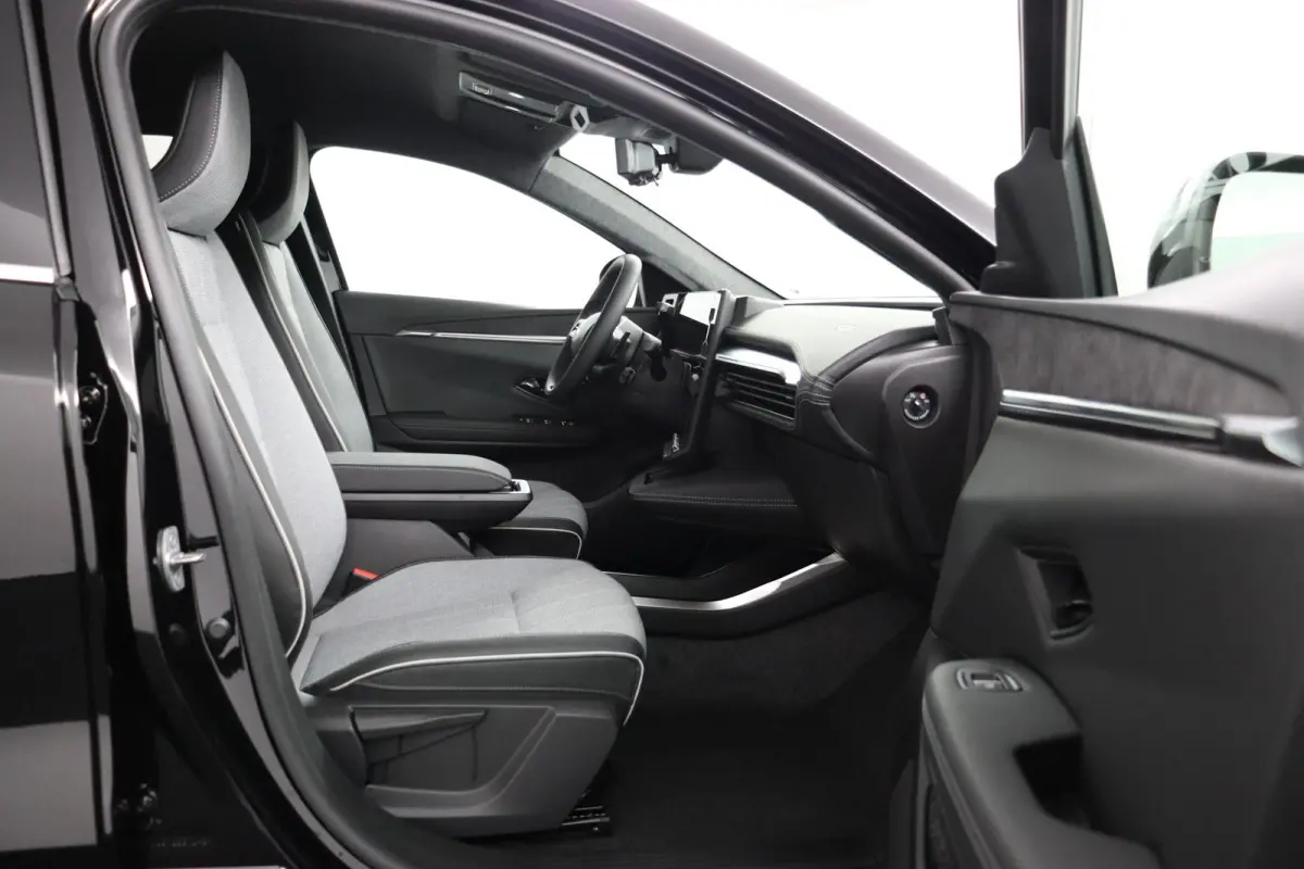 Intense+ 87 kWh | € 4.000 Korting! | 360° Camera | Adaptive Cruise Control | Climate Control | Elektrische Kofferklep | Google Navigatie | Parkeer Assistent | Stoel- en Stuurverwarming