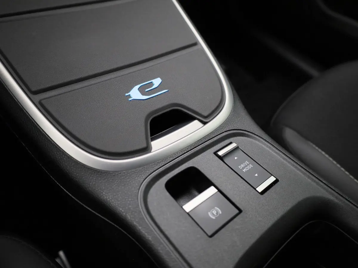 54kWh 1st Edition | Apple/Android Play | Camera | Adaptive Cruise | Keyless | LED | PDC V+A | Virtual Cockpit | 12 Maand BOVAG Garantie! |