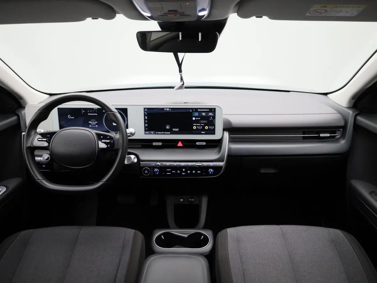 58kWh Core AUTOMAAT | ADAPTIEVE CRUISE | NAVIGATIE | CAMERA | APPLE CARPLAY | PDC | LMV | WINTERPAKKET | DAB | ELEKTRISCHE KOFFERKLEP |