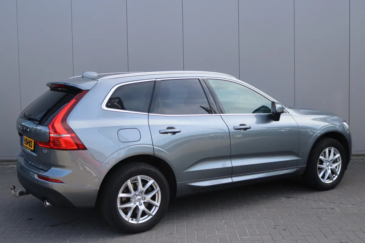 2.0 T8 Twin Engine AWD Momentum Pro Open-dak/Trekhaak/Camera/Leder/Carplay-android
