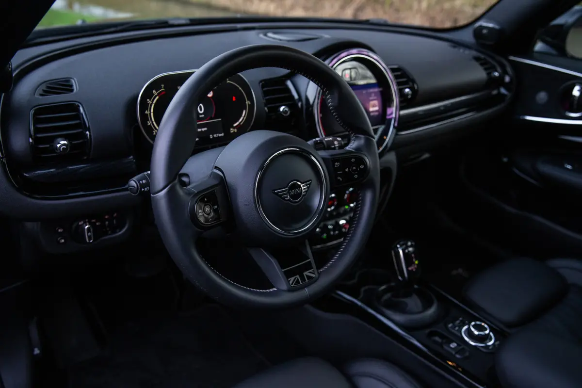Mini 1.5 Cooper MINI Yours , Trekhaak, Pano, H&K, Leder, Camera, Memory