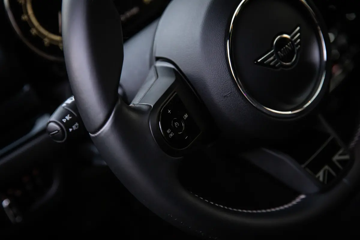 Mini 1.5 Cooper MINI Yours , Trekhaak, Pano, H&K, Leder, Camera, Memory