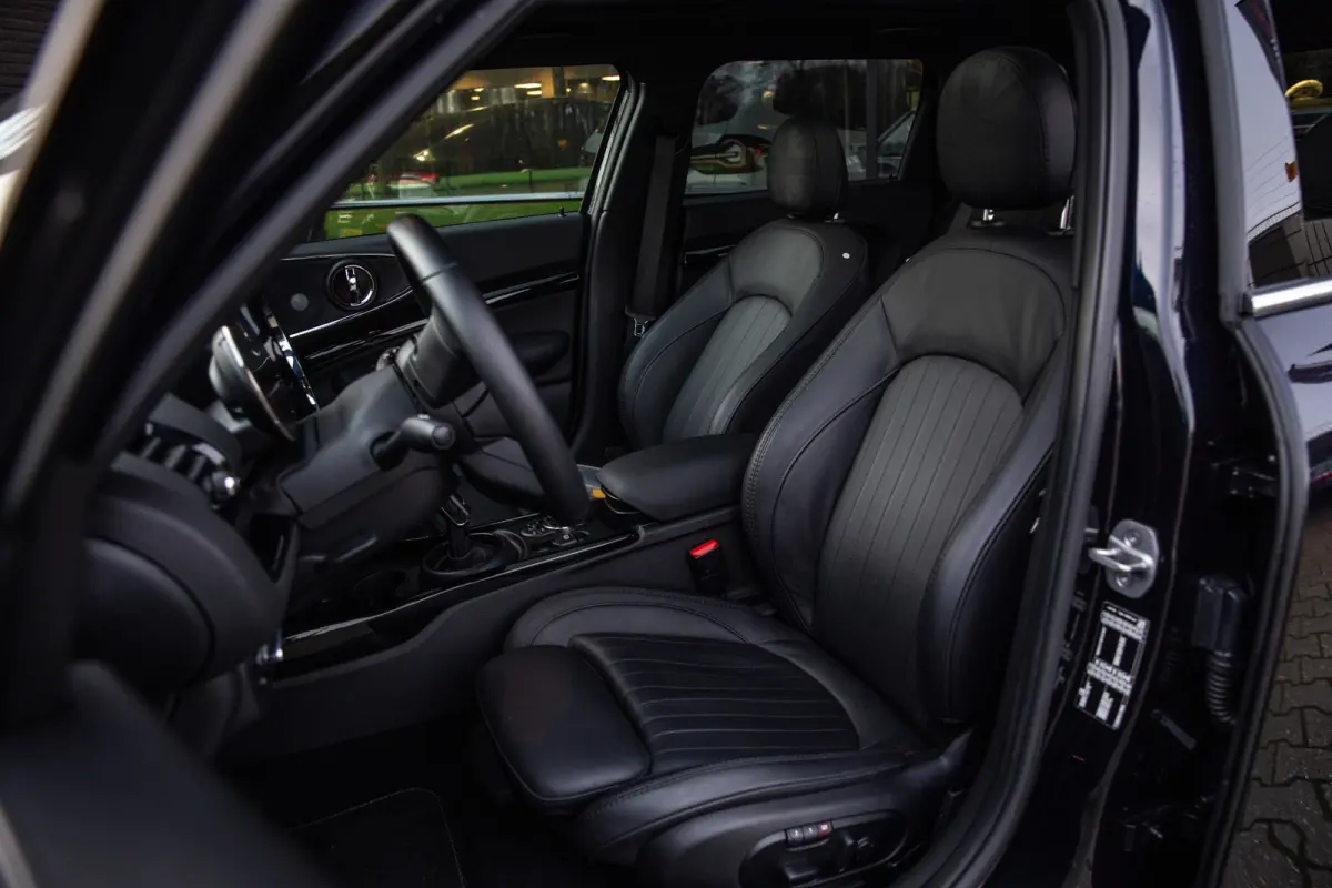 Mini 1.5 Cooper MINI Yours , Trekhaak, Pano, H&K, Leder, Camera, Memory