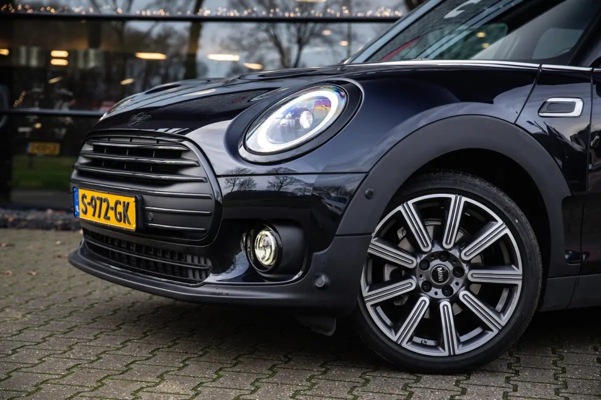 Mini 1.5 Cooper MINI Yours , Trekhaak, Pano, H&K, Leder, Camera, Memory