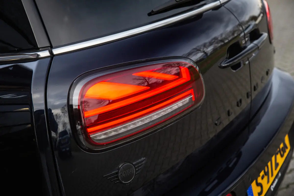 Mini 1.5 Cooper MINI Yours , Trekhaak, Pano, H&K, Leder, Camera, Memory