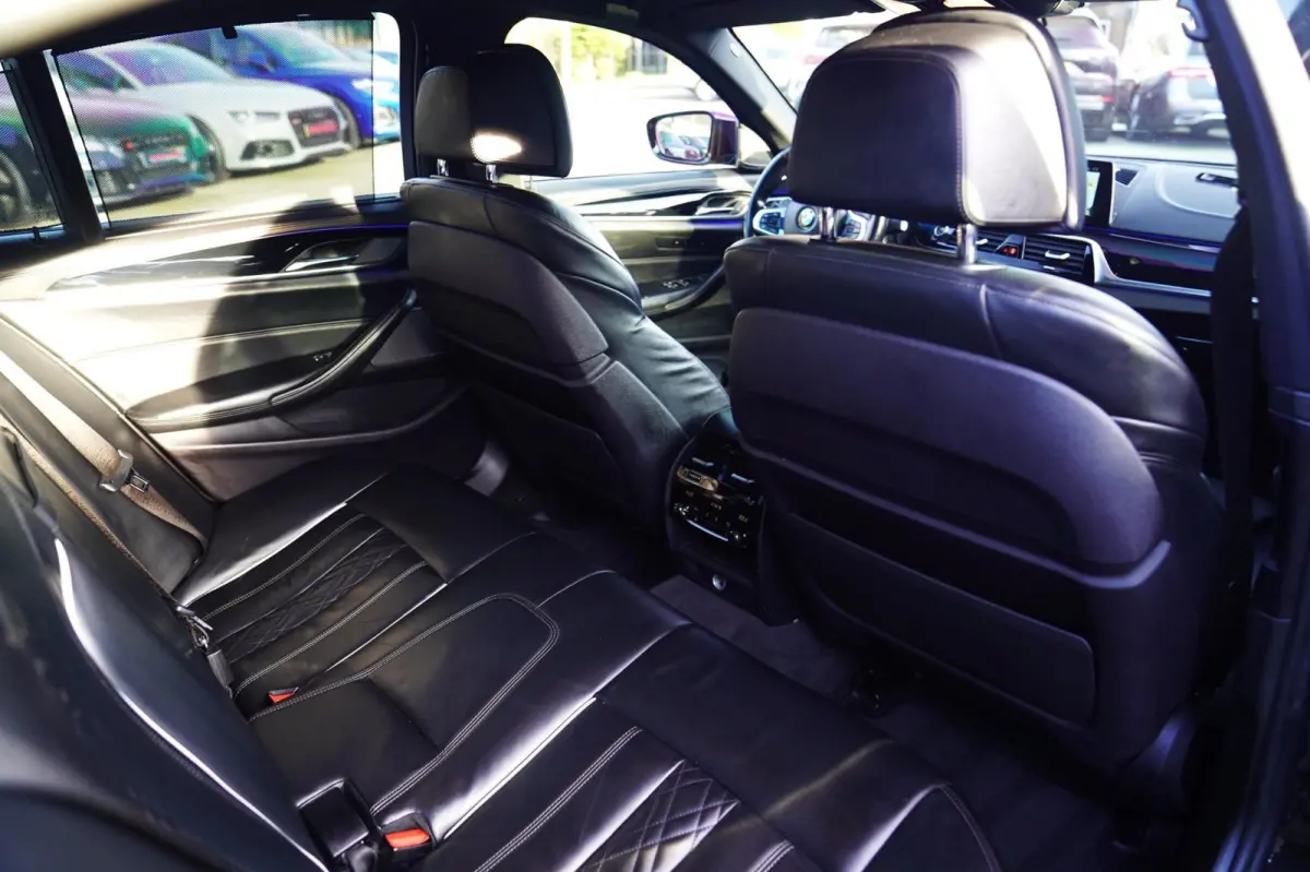 M550d xDrive| Schuifdak | Stoelkoeling | Adaptieve Cruise control | 400 PK | Luxe Nappa Leder | Shadow Line | Dealer o