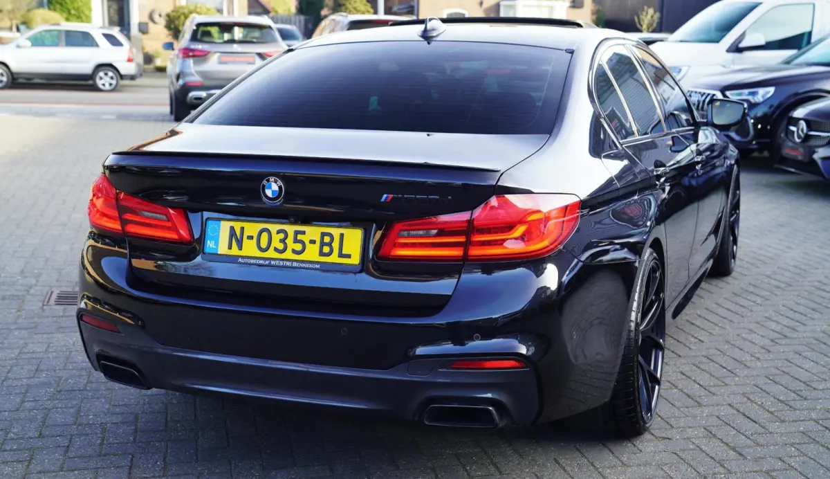 M550d xDrive| Schuifdak | Stoelkoeling | Adaptieve Cruise control | 400 PK | Luxe Nappa Leder | Shadow Line | Dealer o
