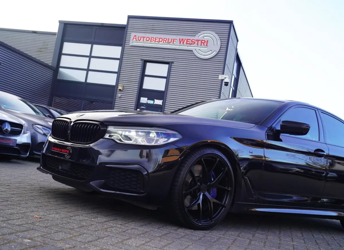 M550d xDrive| Schuifdak | Stoelkoeling | Adaptieve Cruise control | 400 PK | Luxe Nappa Leder | Shadow Line | Dealer o
