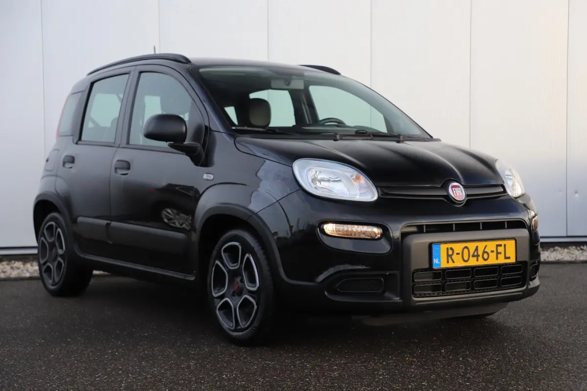 1.0 Hybrid City Life 69PK Carplay Android Navigatie Airco All-Season Banden!
