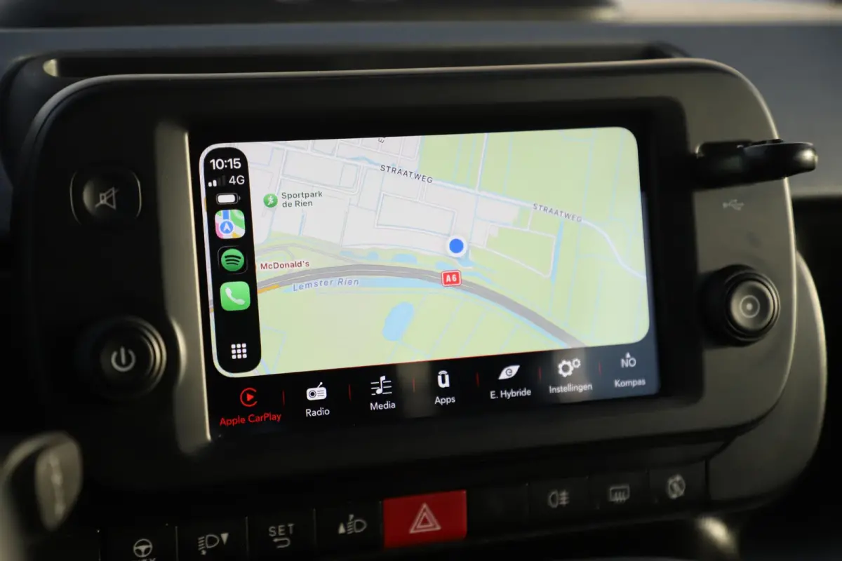 1.0 Hybrid City Life 69PK Carplay Android Navigatie Airco All-Season Banden!