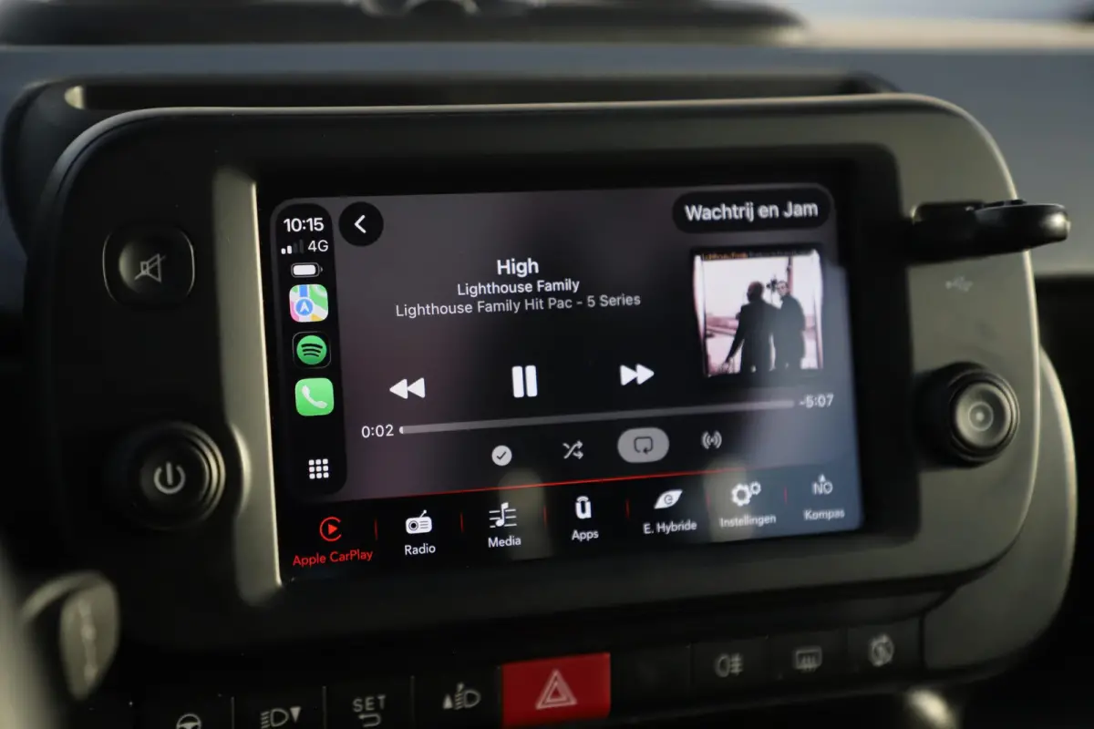 1.0 Hybrid City Life 69PK Carplay Android Navigatie Airco All-Season Banden!