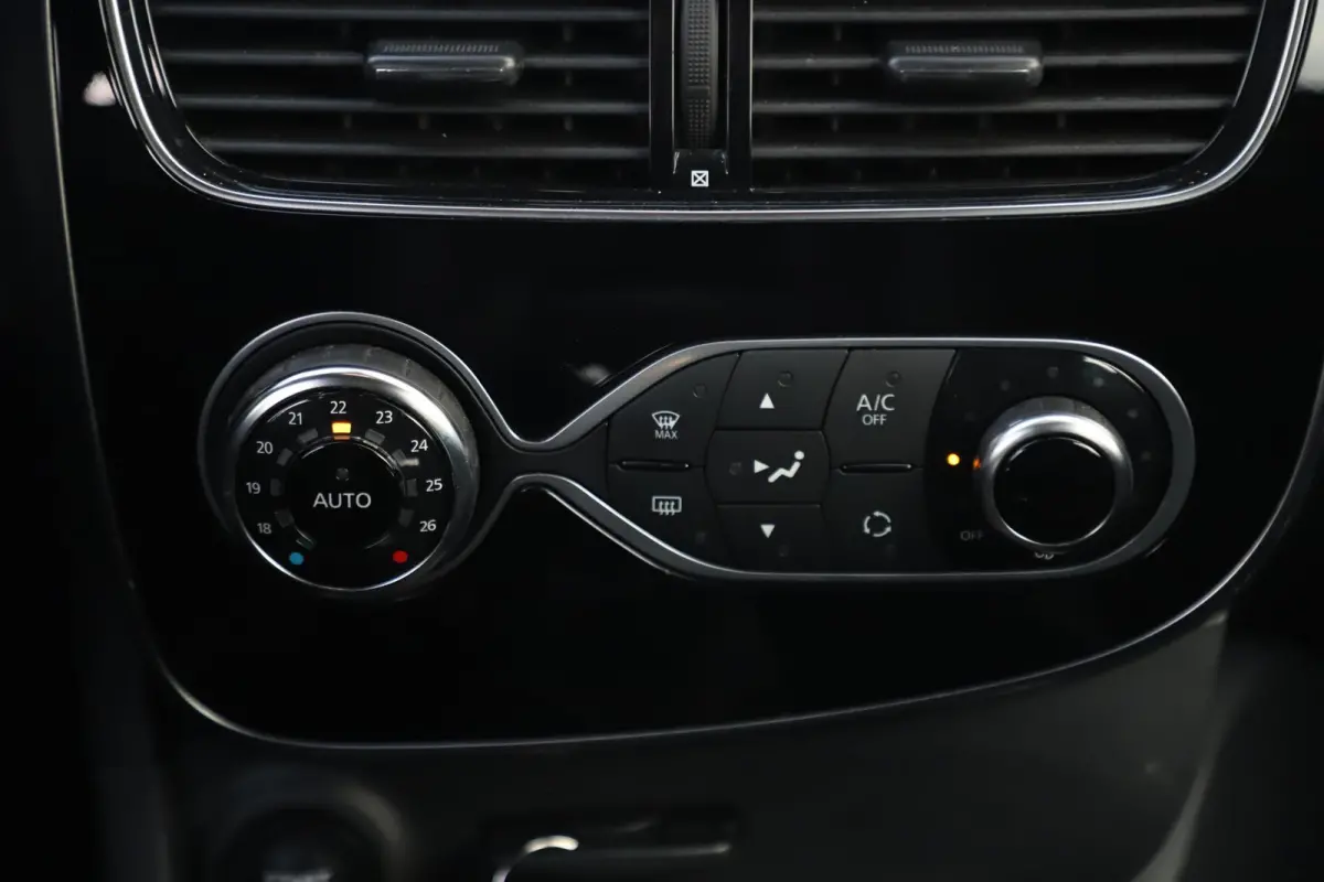 0.9 TCe Intens Full LED 16 inch LMV Half Leder Climate Control Parkeersensor